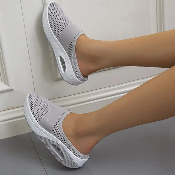 Peta | Cushioned Wedge Mules